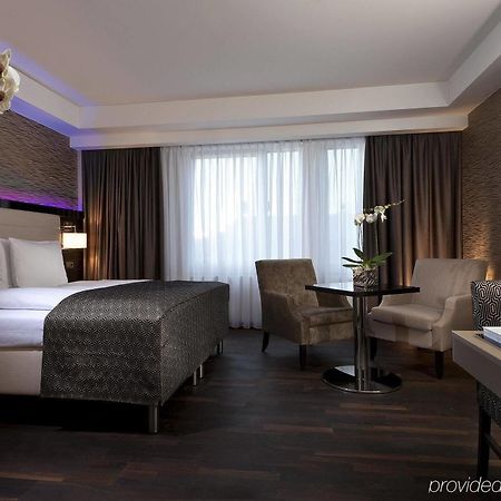 Hotel Palace Berlin Ruang foto A room at the hotel