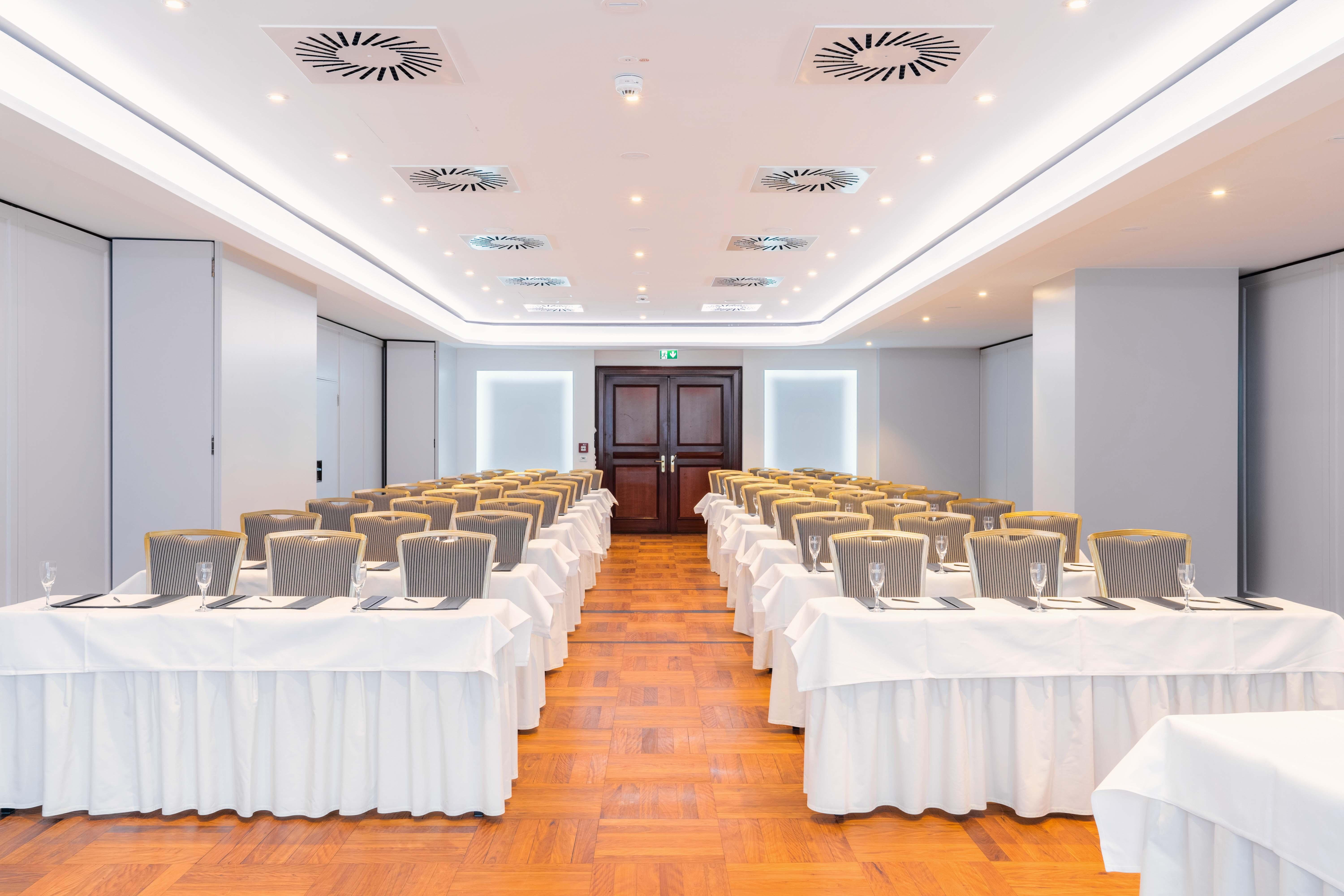Hotel Palace Berlin Bagian luar foto Meeting room