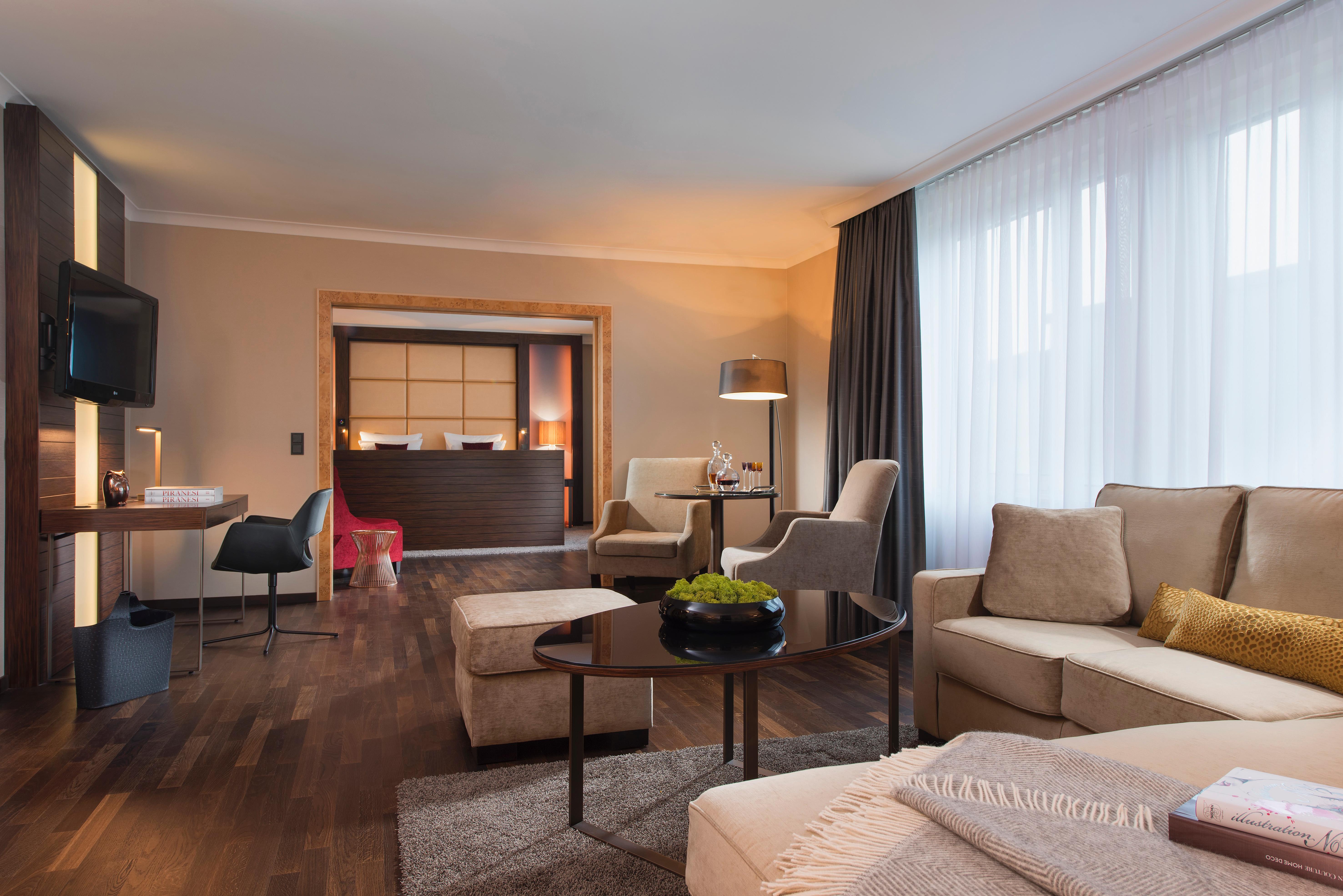 Hotel Palace Berlin Bagian luar foto Suite