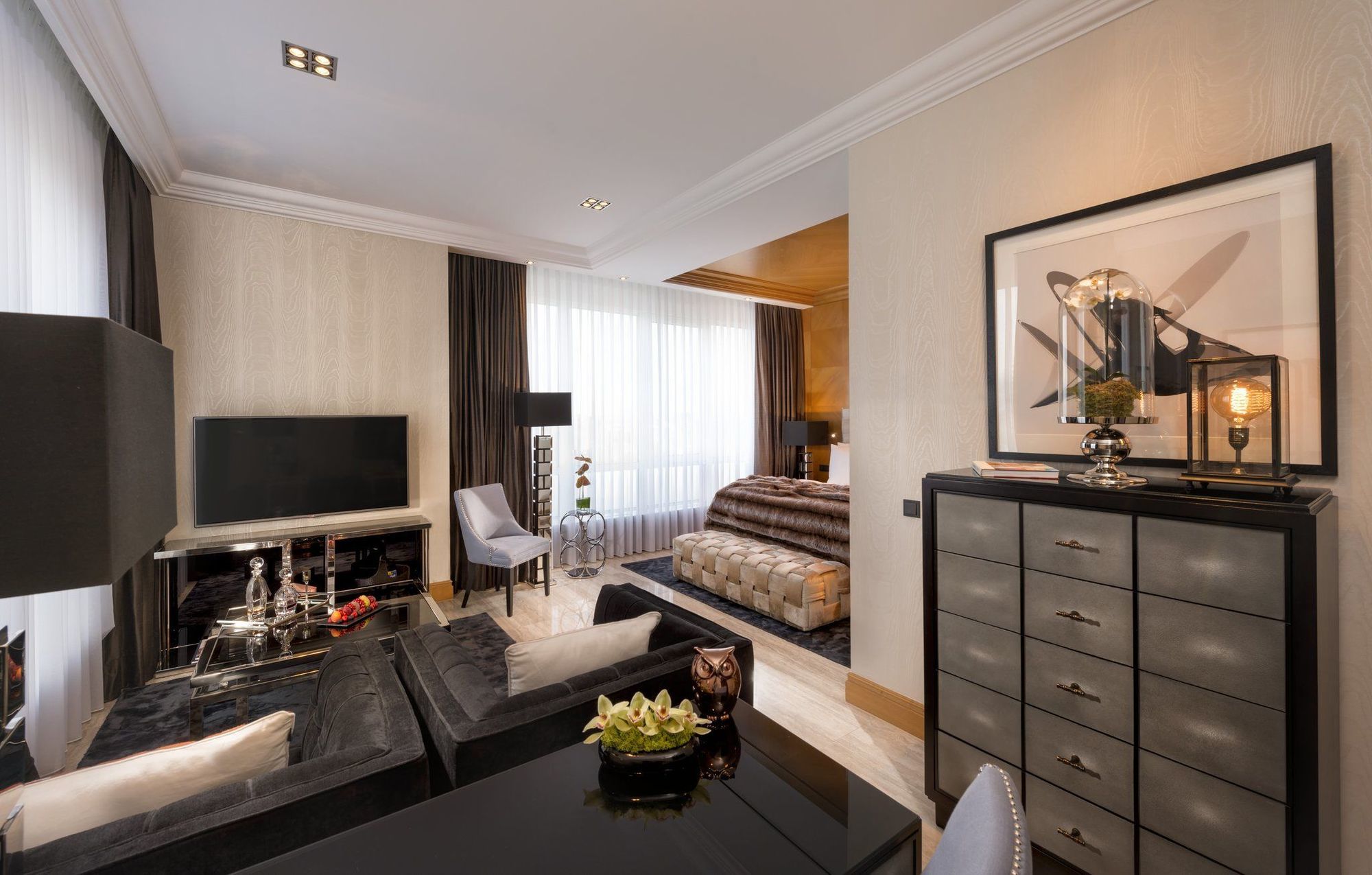 Hotel Palace Berlin Bagian luar foto A suite at the Mandarin Oriental, Munich